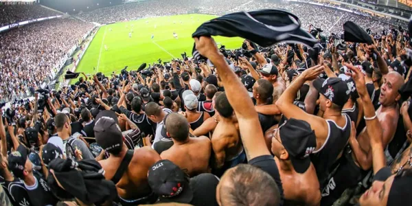 A atitude da torcida do Corinthians (Foto: Corinthians)