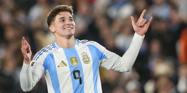 A atitude de Julian Alvarez a provocação de Raphinha (Foto: AFA)