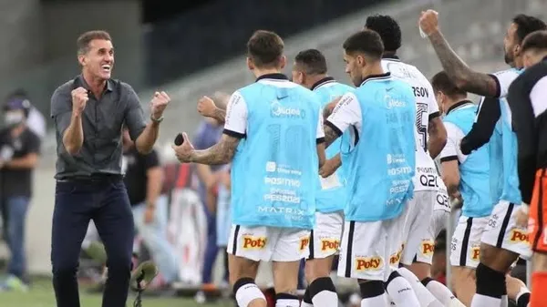 A chegada do jogador deixou parte da torcida com receio da contratação e até a diretoria corintiana contra o técnico