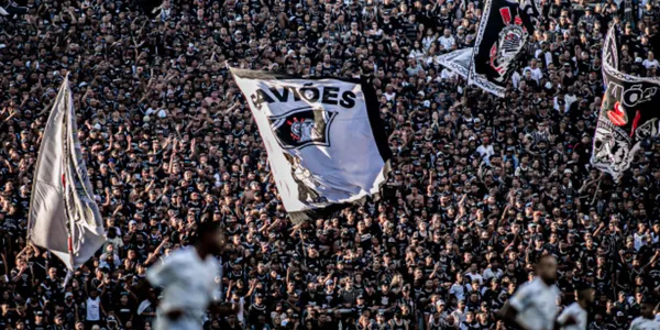 A cobrança da Gaviões da Fiel (Foto: Corinthians)