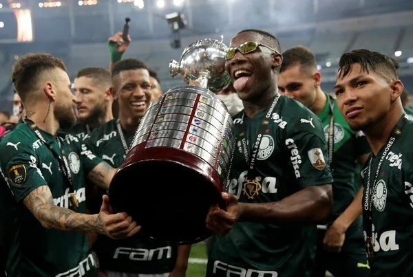 A Confederação Sul-Americana de Futebol apresentou a lista dos melhores clubes da América do Sul e surpreendeu com diversas posições. Palmeiras? Quarto