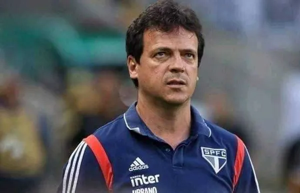 A diretoria de São Paulo exige o seguimento de Fernando Diniz