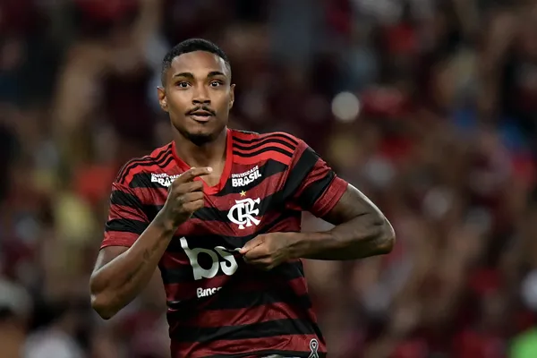 A irmã de Vitinho faz sucesso nas redes sociais