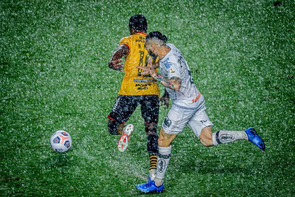 A seleção equatoriana surpreendeu com dois gols na complementação da partida pela Copa Libertadores