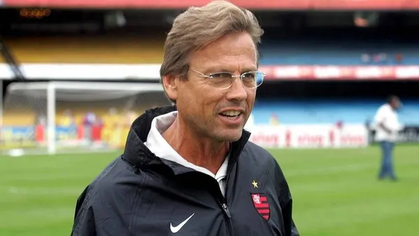 A torcida não sente falta dele