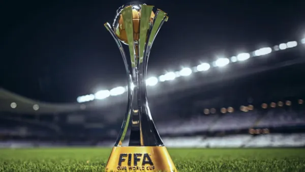 A última vez que um clube brasileiro levantou a taça mais importante do mundo