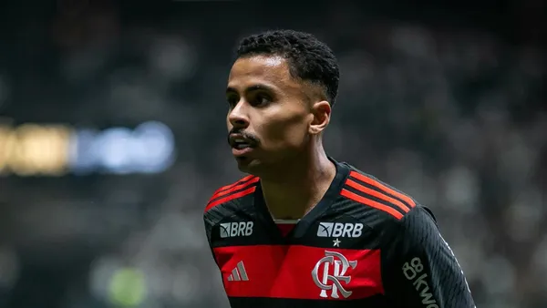 Allan, volante do Flamengo. Foto: Fernando Moreno/AGIF