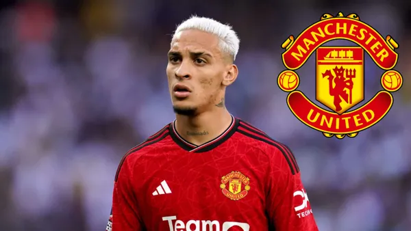 Antony em ação pelo Manchester United na temporada 2023/24