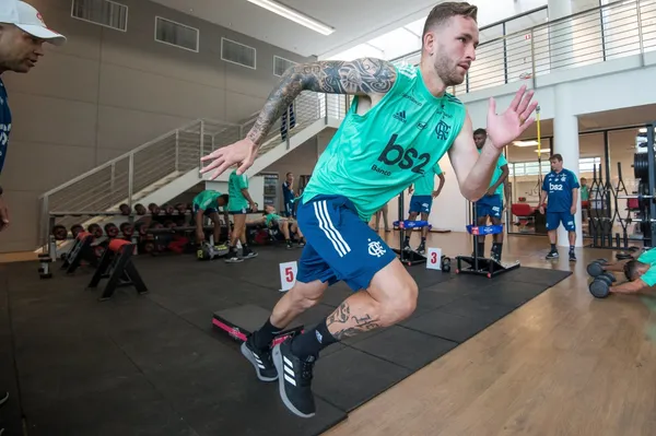 Após a recusa por Bruno Henrique, Jorge Jesus volta suas atenções para o defensor rubro-negro