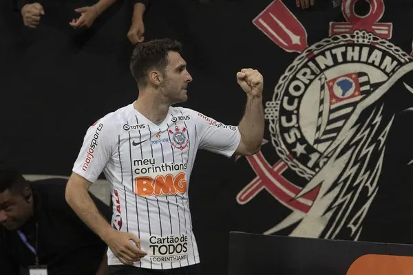 Atacante argentino está de saída do Timão