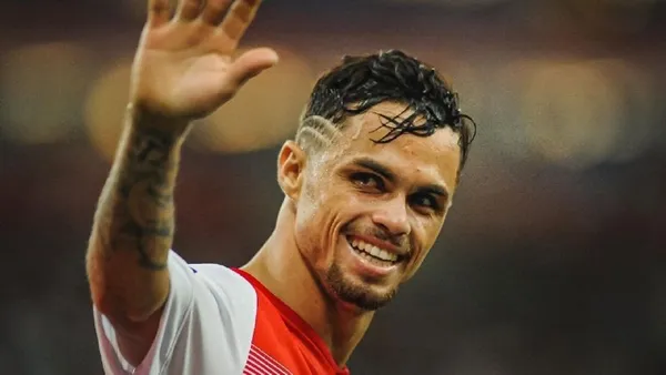 Atacante chegou a peso de ouro e pode sair pela porta dos fundos