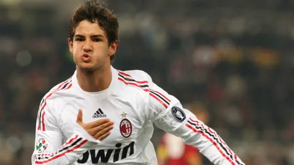 Atacante com passagens pelo futebol brasileiro e europeu está sem clube desde agosto