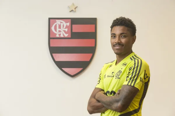 Atacante do Mengão tem salário de dar inveja em muitos atletas