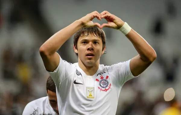 Atacante é o estrangeiro com mais jogos na história do clube