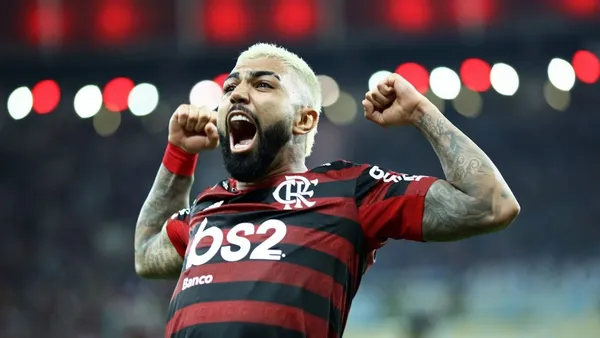 Atacante faturou fortuna por abrir sua vida