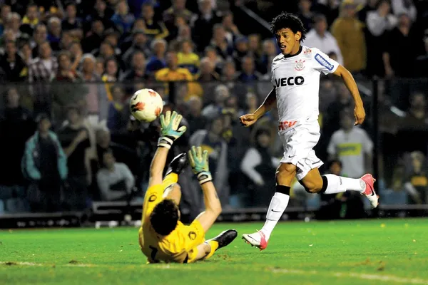Atacante fez história no Timão na Libertadores de 2012