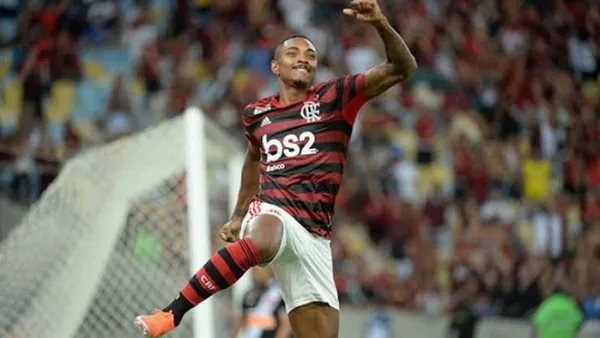 Atacante não deve sair do clube na próxima temporada e vai manter um dos maiores salários do Brasil