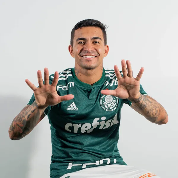 Atacante palmeirense é surpreendido no Catar e abre caminho para desejo do treinador