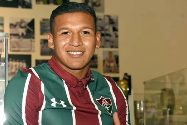Atacante peruano chegou ao clube no início do ano