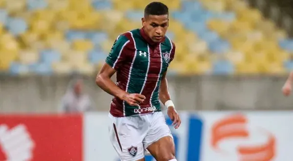 Atacante peruano chegou ao clube no início do ano