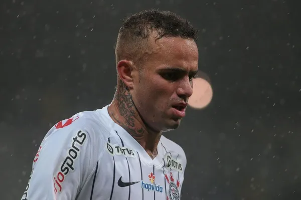 Atacante teve passagem pelo clube e rejeitado logo em seguida