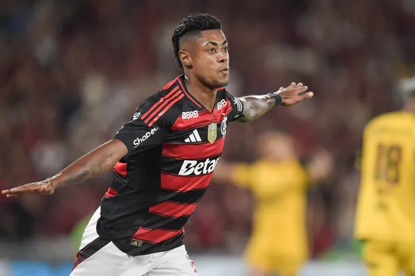 Bruno Henrique em ação com a camisa do Flamengo. Foto: Márcio José/AGIF
