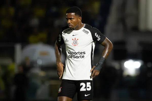 Cacá em ação pelo Corinthians. Foto: Joisel Amaral/AGIF