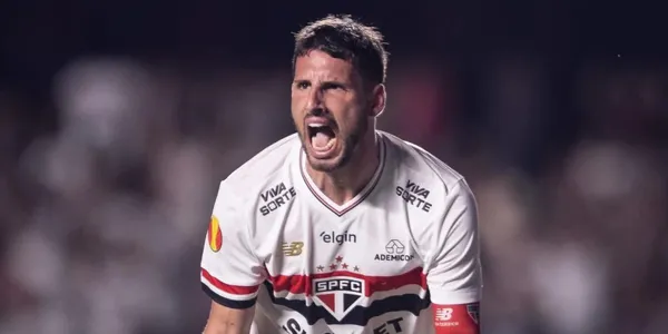 Calleri volta a atuar bem e anima a torcida do São Paulo