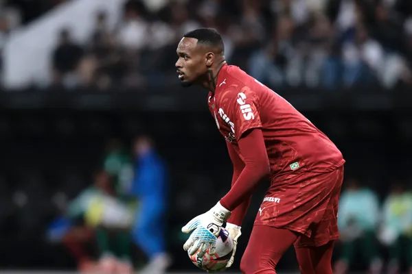 Carlos Miguel goleiro do Palmeiras durante partida contra o Corinthians no estádio Arena Corinthians pelo campeonato Paulista 2026. Foto: Marcello Zambrana/AGIF