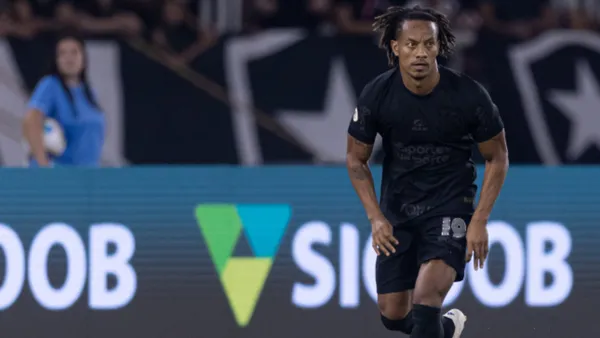 Carrillo em ação pelo Corinthians