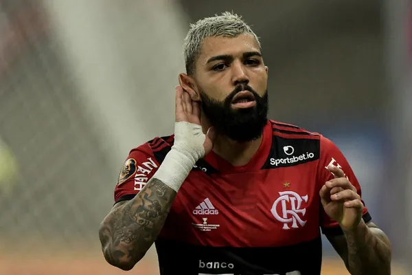 CBF aponta lesão, mas Flamengo desconfia e quer reavaliar o atleta.
