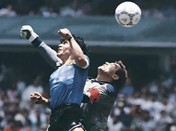 Cerca de meia hora de jogo, o atacante dinamarquês parecia aproveitar a confusão na área e fazer 1 a 0 para o Barcelona x Osasuna.