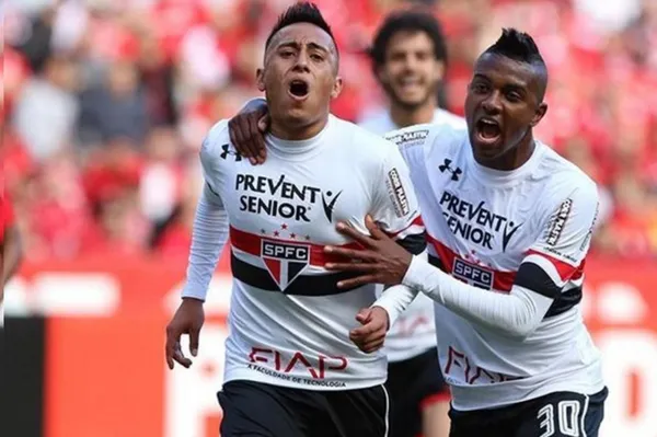 Christian Cueva precisa de encontrar um novo time para a próxima temporada