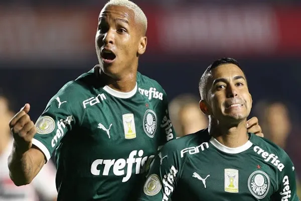 Clube é um dos únicos do país que disputa três competições