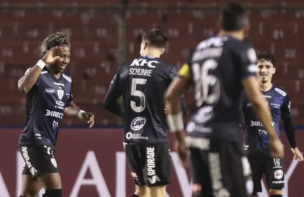 Clube paulista não está em negociação apenas com o técnico espanhol