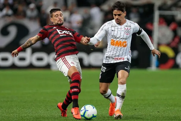 Clubes mais vitoriosos do país somam todos esses torcedores