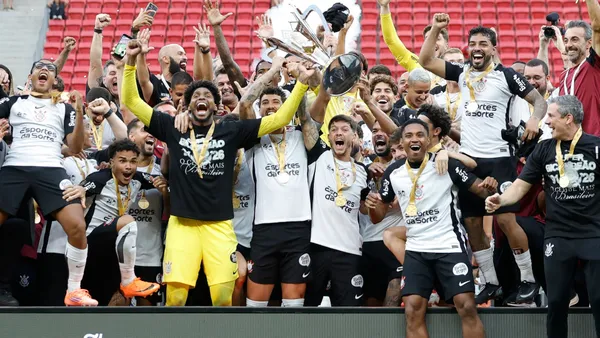 Corinthians em comemoração do título da Supercopa Rei. Foto: Rafael Ribeiro/CBF
