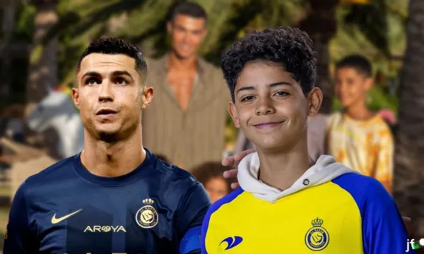 Cristiano Ronaldo e seu filho com a camisa do Al-Nassr