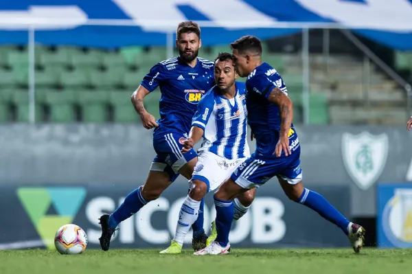 Cruzeiro chega embalado para confronto