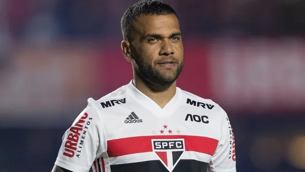 Dani Alves ficou sem nada este ano