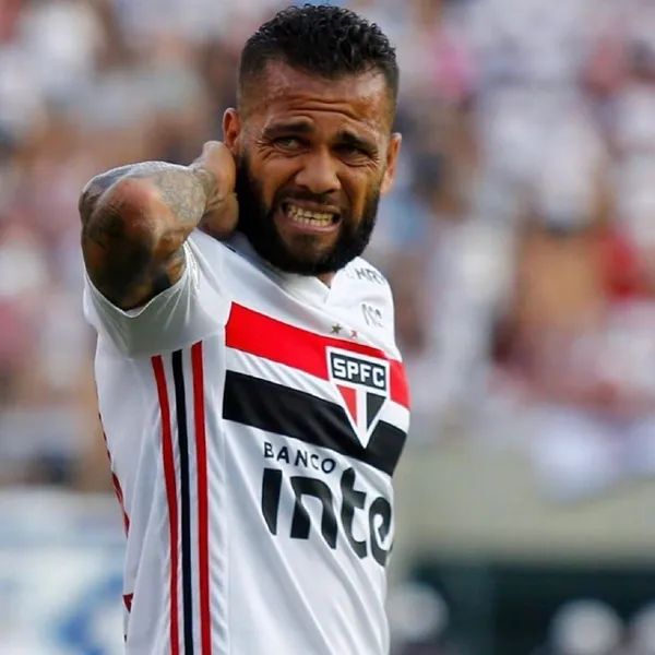 Dani Alves não conseguiu se sagrar campeã com o São Paulo
