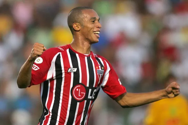 Defensor está perto de fechar seu retorno ao Tricolor