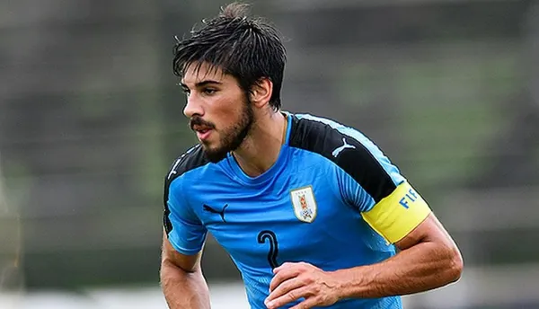 Defensor rival pode chegar ao Tricolor por meio de ídolo uruguaio