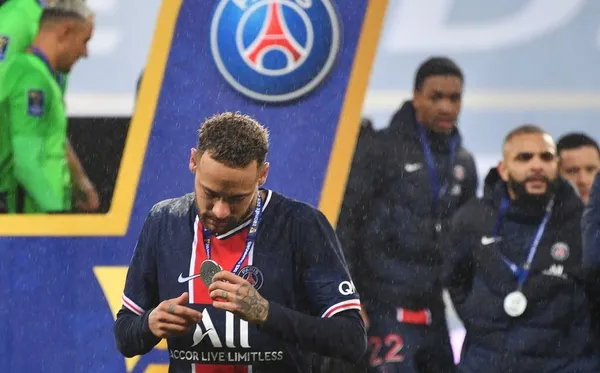 Depois de perder a final com o Bayer ou Neymar pensou em deixar o futebol