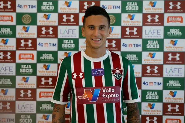 Destino de preferido do treinador Odair Hellmann é definido