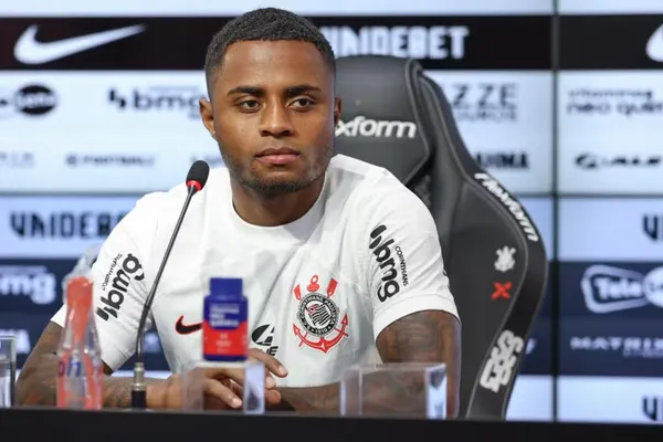 Diego Palacios durante apresentado no Corinthians — Foto: Marcello Zambrana/AGIF