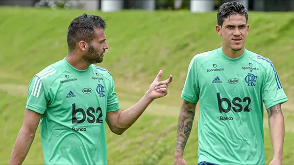 Dificuldade em acertar com o goleiro também mostra a facilidade em negociar com o volante