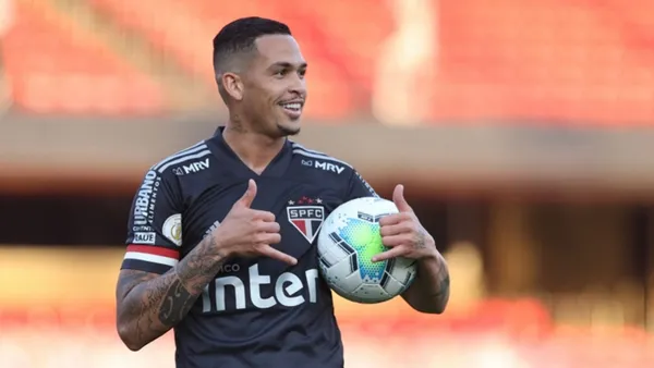 Discussão em campo pode parar nos cofres tricolores