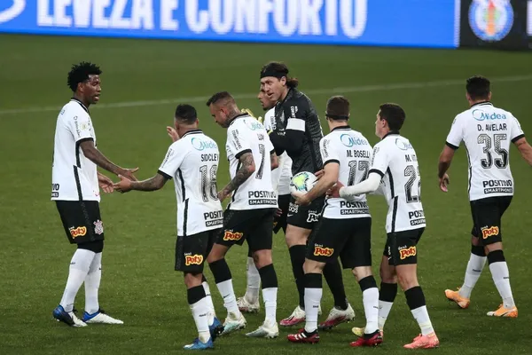 Dispensa no Corinthians coloca todo o elenco em alerta para mais saídas