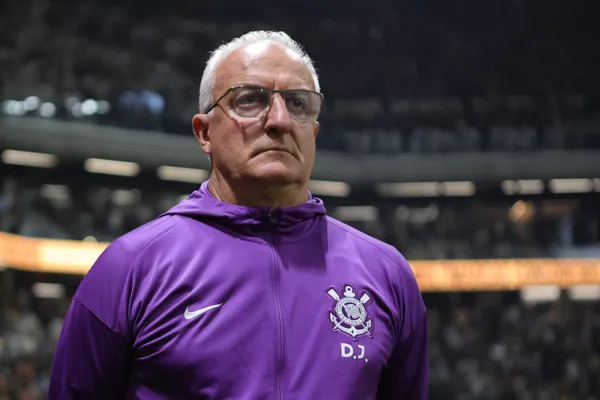 Dorival Júnior chegou há um mês no Corinthians — Foto: Gilson Lobo/AGIF